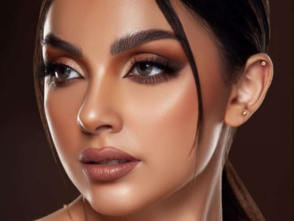 إطلالة مكياج مسائية كلاسيكية بخطوات بسيطة