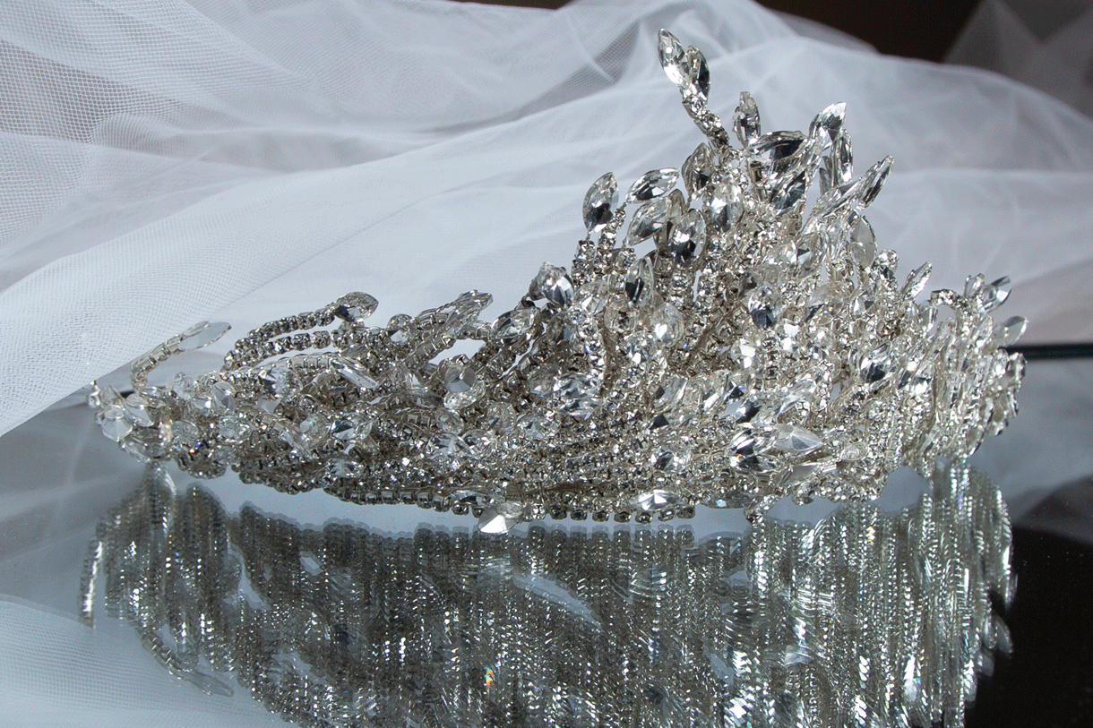 أحدث صيحات تيجان العرائس : اختاري ما يناسب أسلوبك