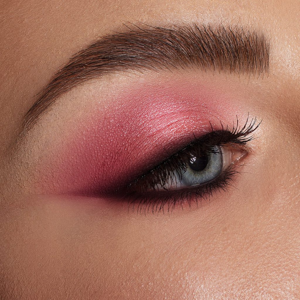 ألوان ظل العيون المناسبة لكل لون عيون