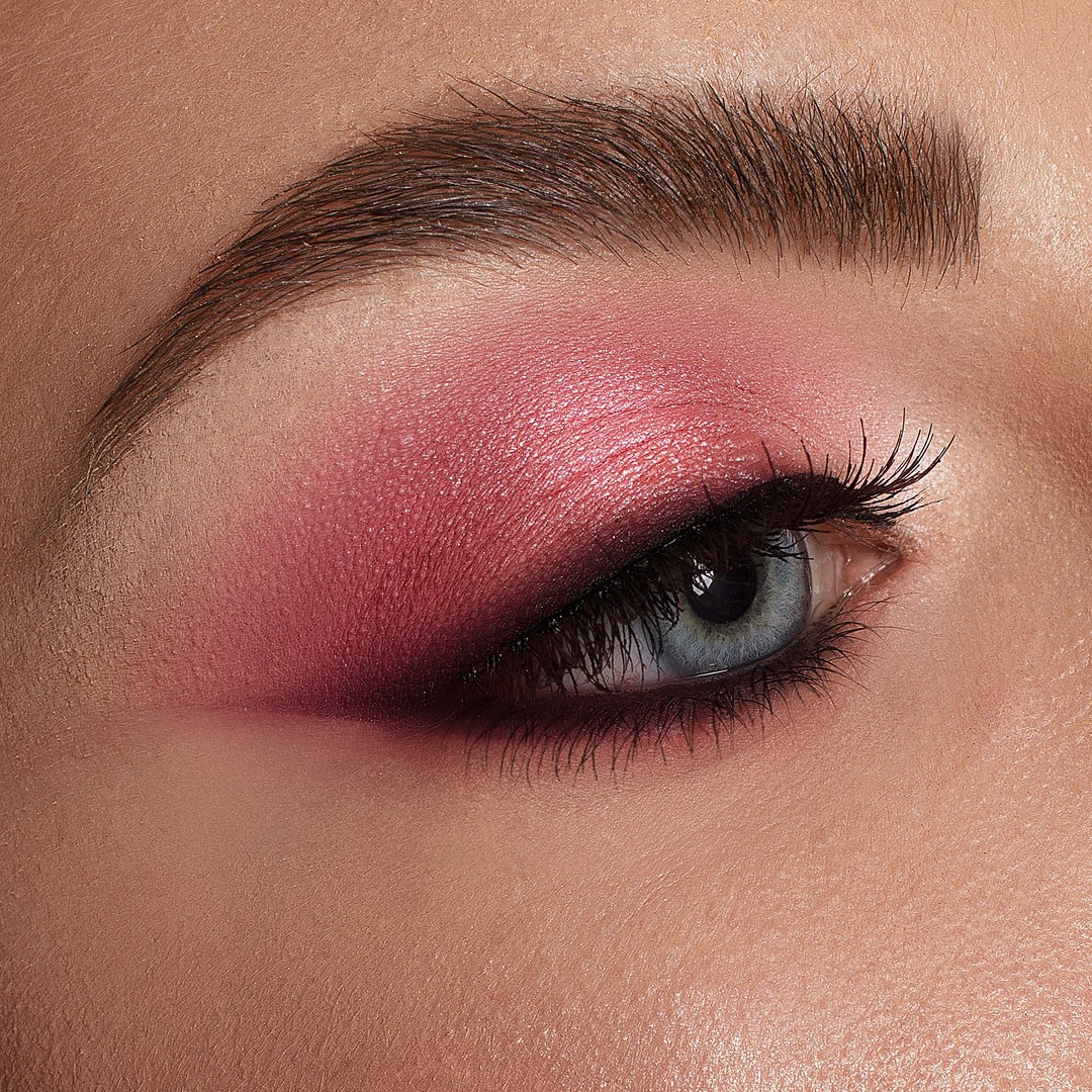 ألوان ظل العيون المناسبة لكل لون عيون