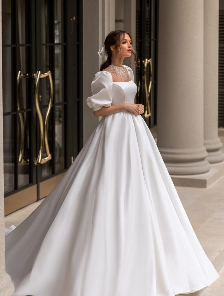 موضة أكمام فساتين الزفاف لعام 2025
