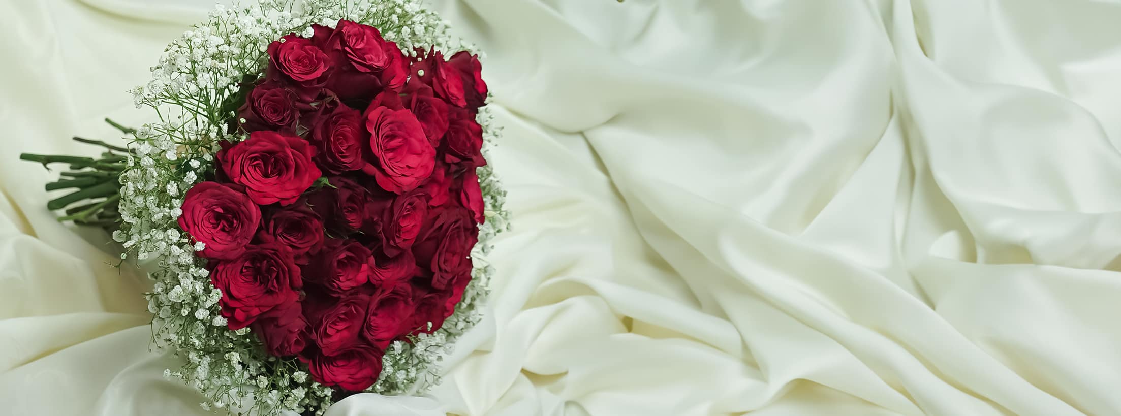 اختيار زهور الزفاف