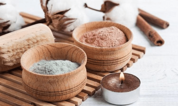 أفضل الماسكات الطبيعية للعناية بالبشرة قبل إطلالة العيد