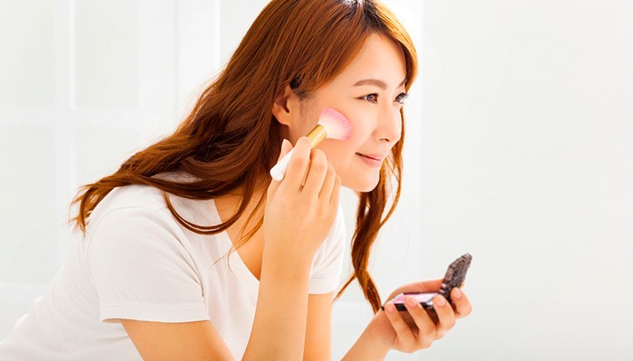 أسباب عدم تجانس كريم الأساس وكيفية إصلاحه