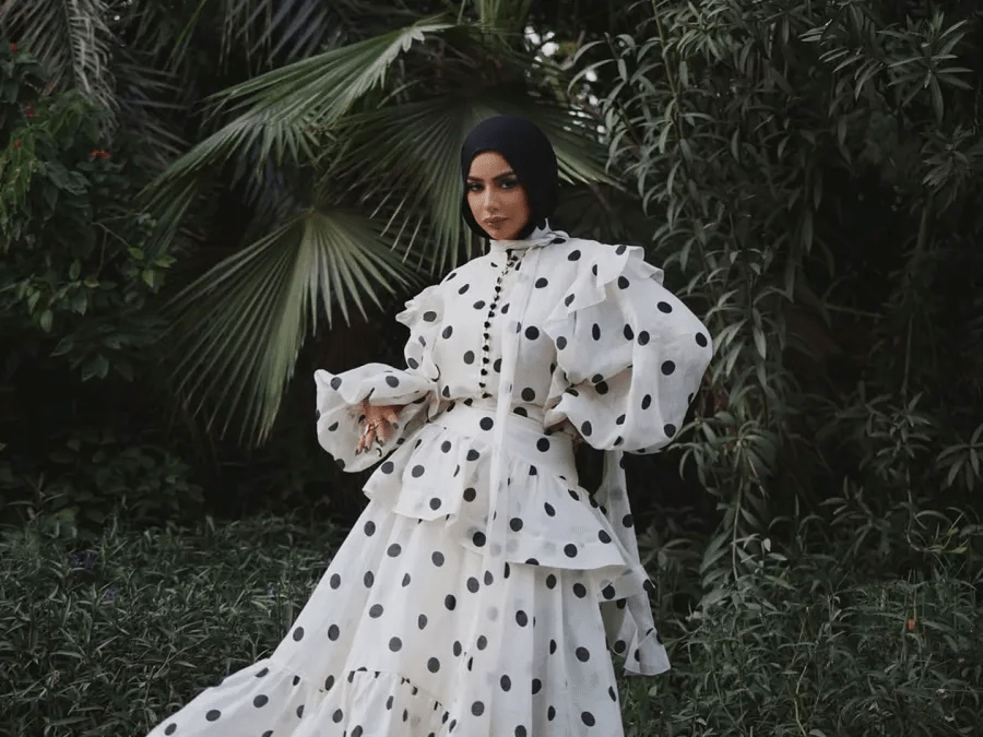 فساتين طويلة للمحجبات : دليلك الأنيق لموسم ربيع وصيف 2025