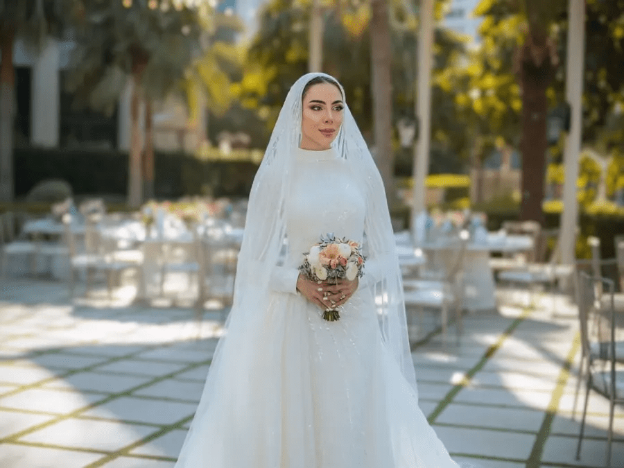 فساتين زفاف محتشمة لعروس صيف 2025