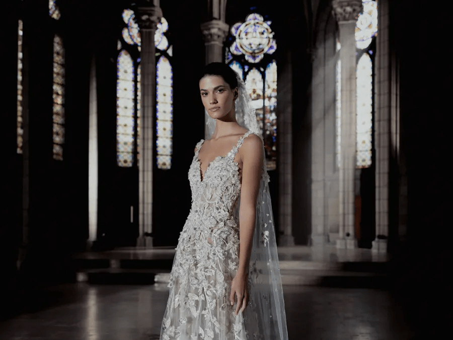 فساتين زفاف للعروس القصيرة … أناقة تعكس ذوقك وتبرز جمالك