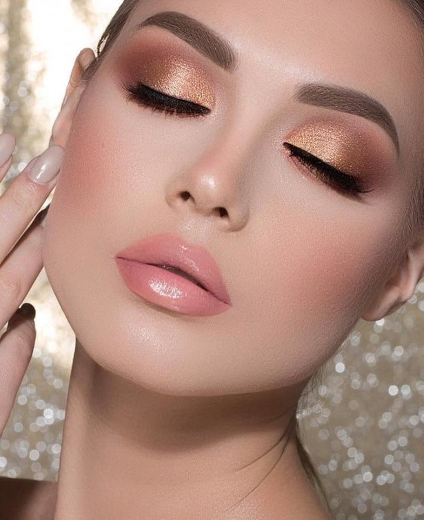 مكياج ناعم يدوم طوال اليوم في حفلة الخطوبة في الصيف