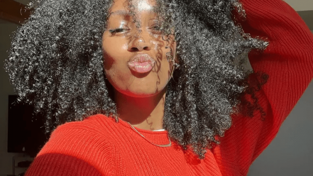 زيت الأركان يعيد الحياة للشعر الباهت