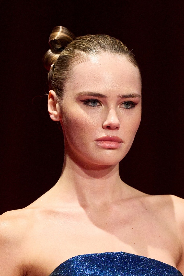 مكياج ساحر لفستان خطوبة