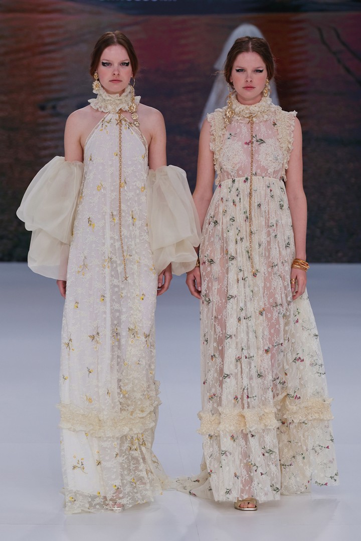 أغرب وأجمل فساتين الزفاف