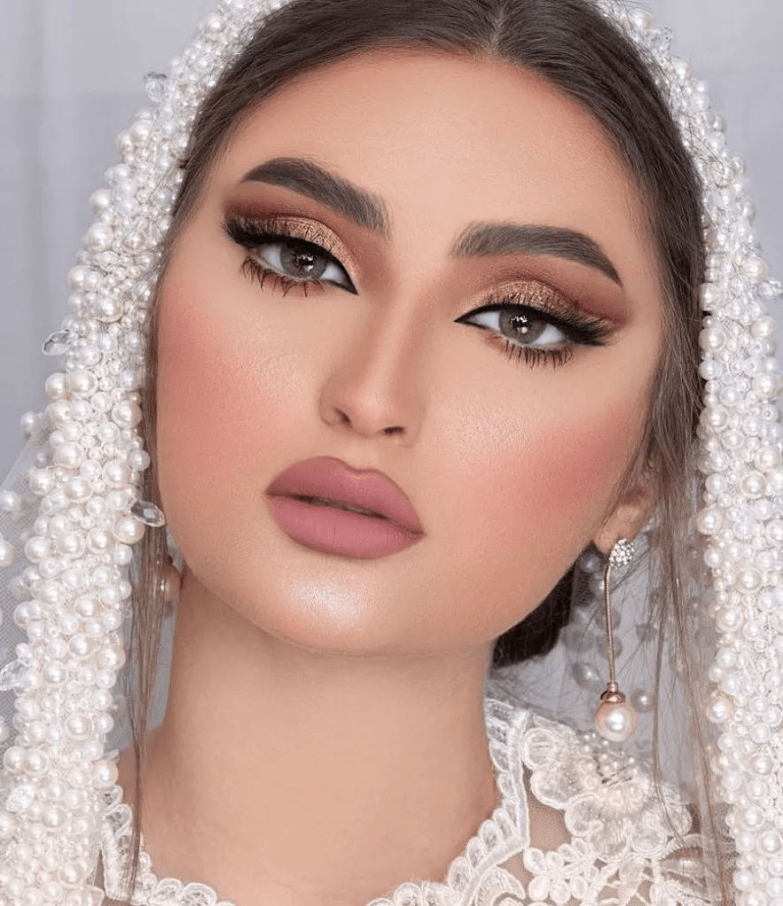 دليلك لتطبيق مكياج العروس لصاحبات البشرة المختلطة في الصيف