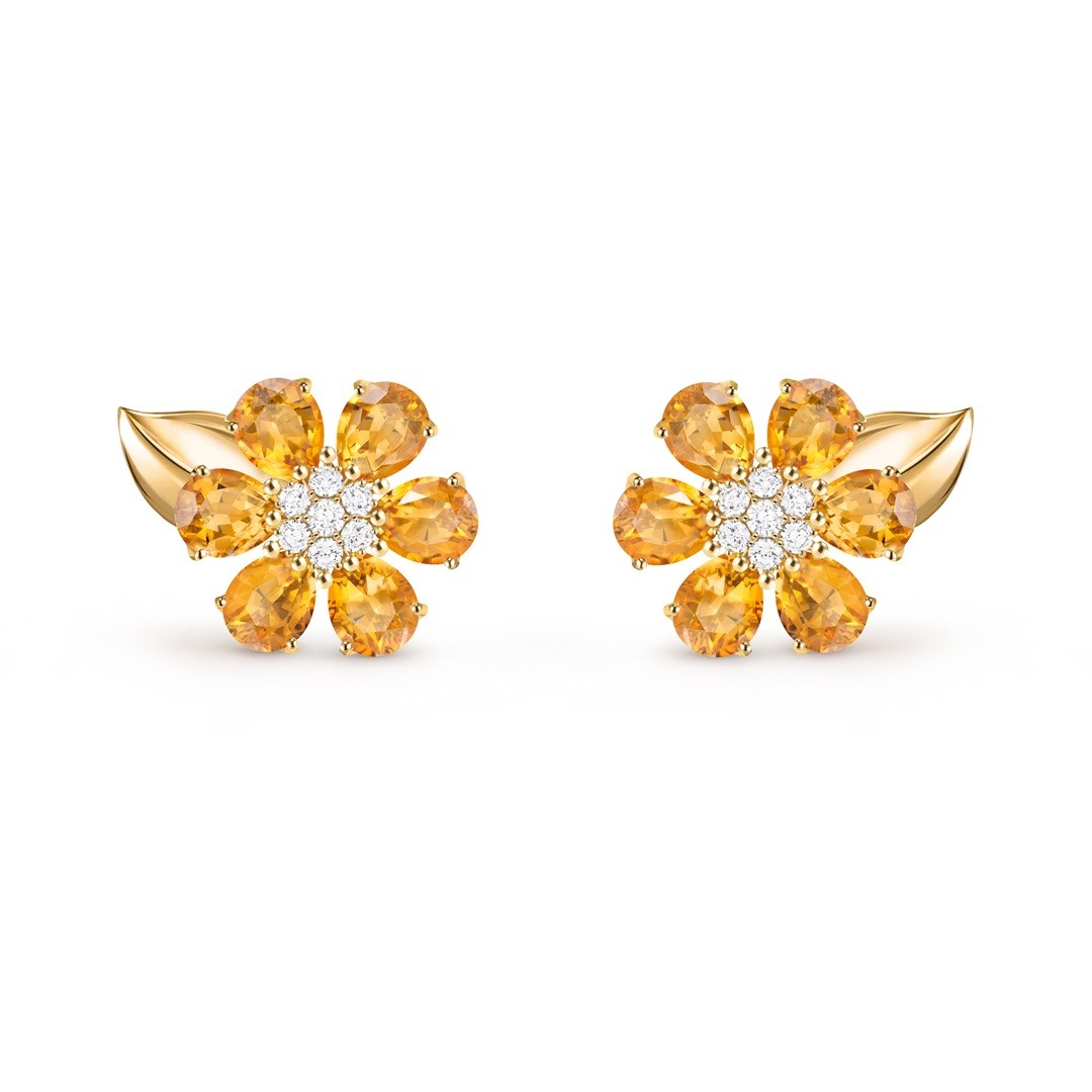 أقراط ذهبية عصرية