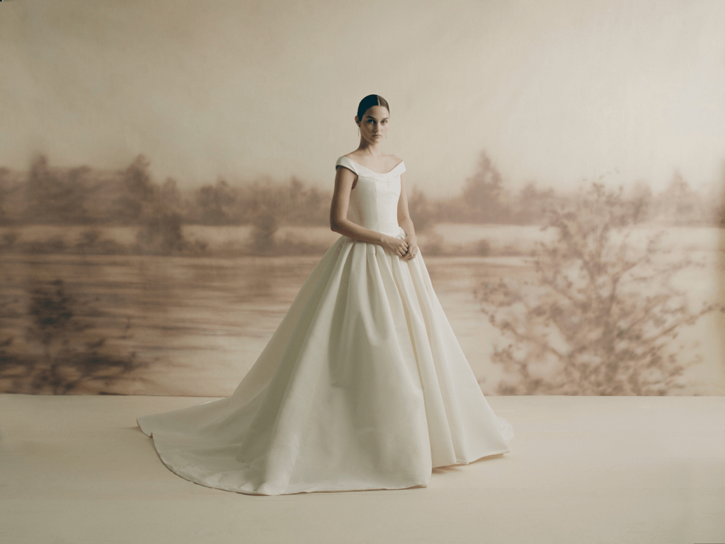 أجمل فساتين زفاف أوف شولدر لعروس 2026: تصاميم تأسر القلوب