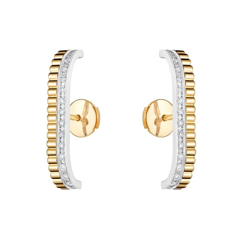 أقراط ذهبية عصرية