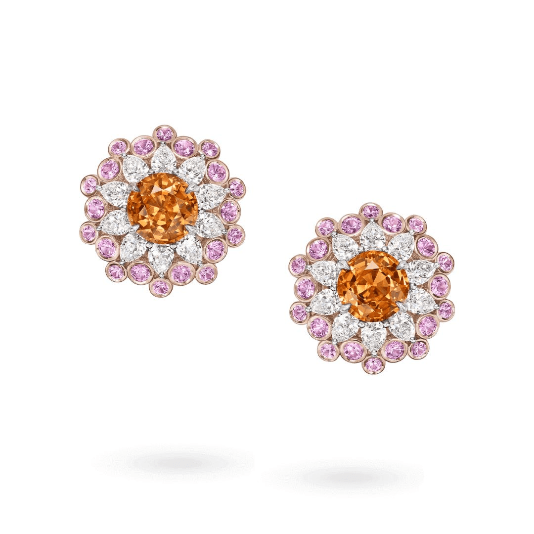 مجوهرات مرصوفة بالياقوت